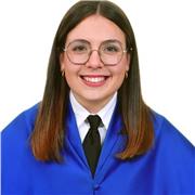 Profesora de Biología apta para todas las edades y niveles.